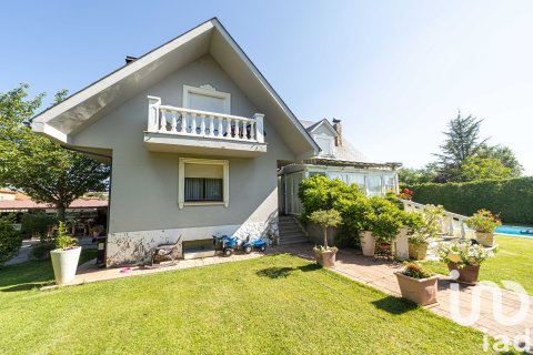 Hus till salu i Valverde de la Virgen, Leon, Spanien 6 sovrum, 560 kvm. Nr. 153269 - foto 9