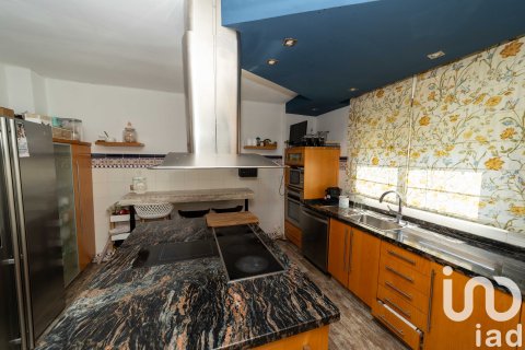 Hus till salu i Valverde de la Virgen, Leon, Spanien 6 sovrum, 560 kvm. Nr. 153269 - foto 24