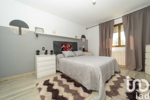 Hus till salu i Valverde de la Virgen, Leon, Spanien 6 sovrum, 560 kvm. Nr. 153269 - foto 17