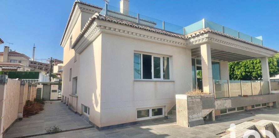 Apartment à Rincon de la Victoria, Malaga, Espagne 9 chambres, 585 m2 No. 153267