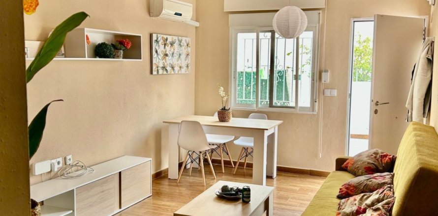 Apartamento en Torrevieja, Alicante, España 2 dormitorios, 54 m2 No. 189386