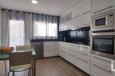 Продажа дома в Матадепера, Барселона, Испания 4 спальни, 250м2 №153721 - фото 16