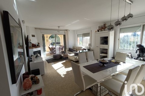 Продажа дома в Л'Аметлья-де-Мар, Таррагона, Испания 4 спальни, 200м2 №153716 - фото 3