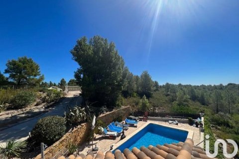 Продажа дома в Л'Аметлья-де-Мар, Таррагона, Испания 4 спальни, 200м2 №153716 - фото 15