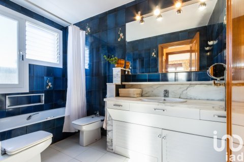 Talo myytävänä Badalona, Barcelona, Espanja, 4 makuuhuonetta, 253 m2 No. 153715 - kuva 19