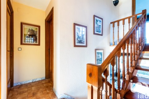 Talo myytävänä Badalona, Barcelona, Espanja, 4 makuuhuonetta, 253 m2 No. 153715 - kuva 18