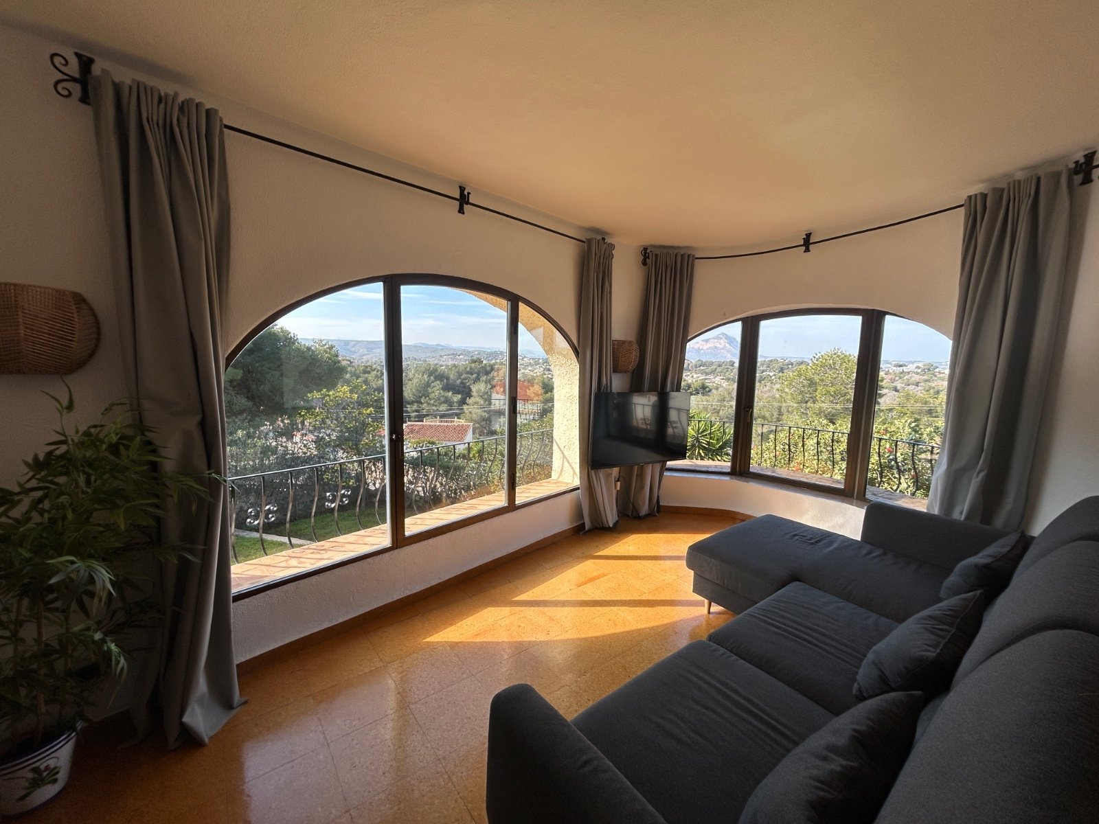Villa a Javea, Alicante, Spagna 6 camere da letto, 271 mq. N° 136762
