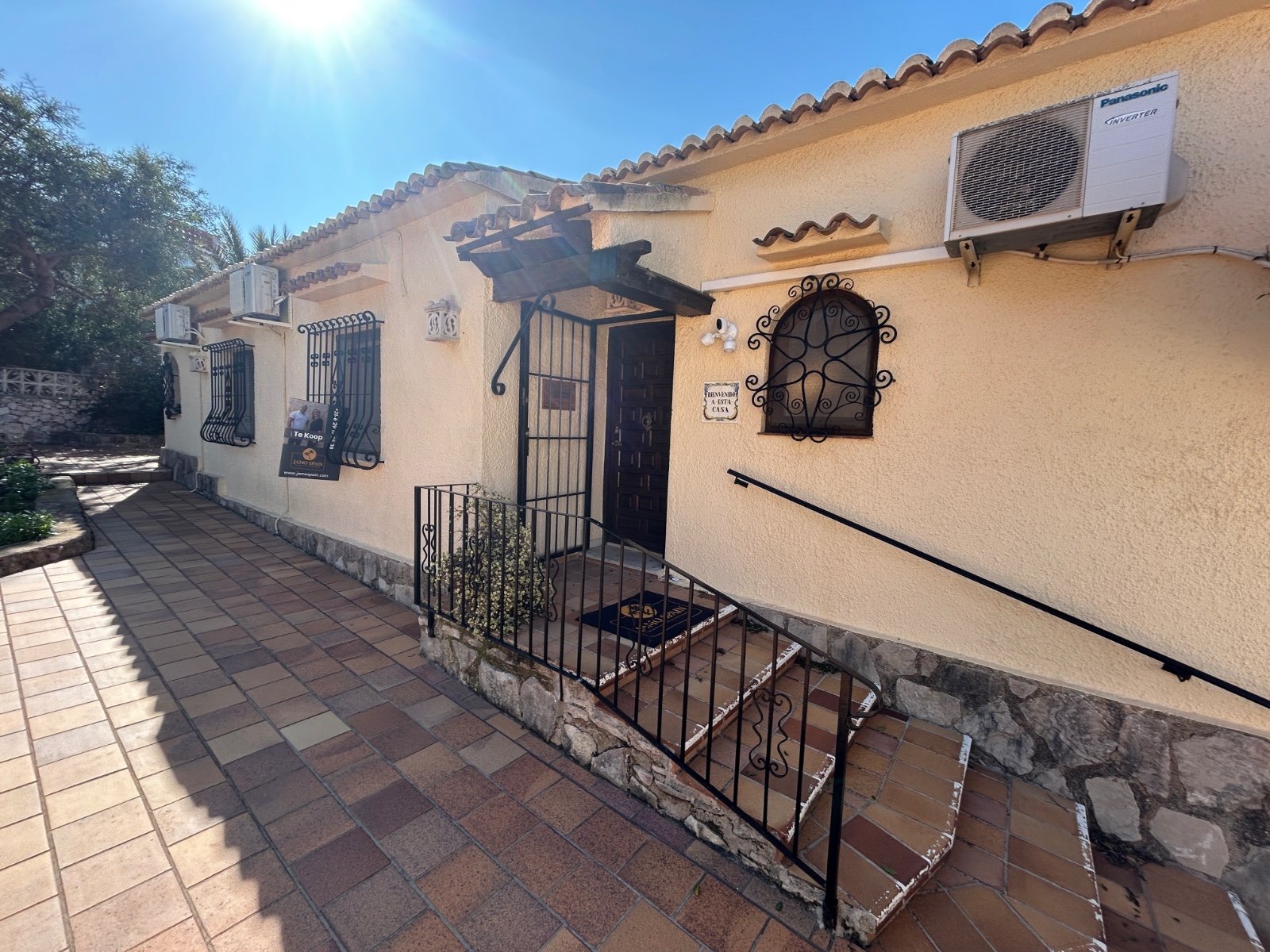 Villa a Javea, Alicante, Spagna 6 camere da letto, 271 mq. N° 136762