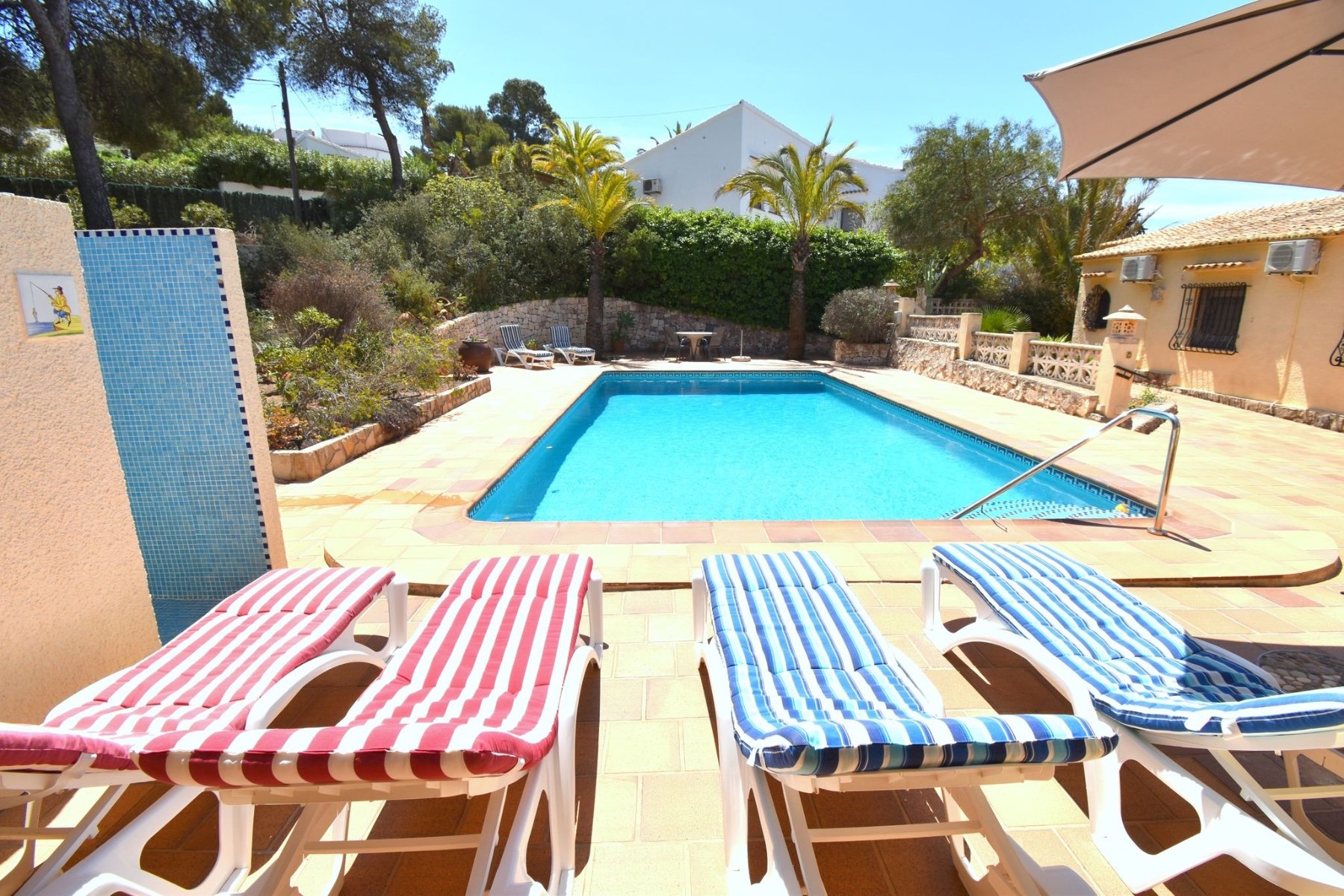 Villa a Javea, Alicante, Spagna 6 camere da letto, 271 mq. N° 136762
