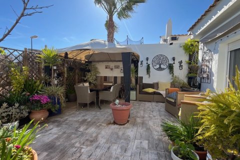 Dvīņu māja pārdošanā La Nucia, Alicante, Spānijā 3 istabas, 125 m2 Nr. 136765 - attēls 10