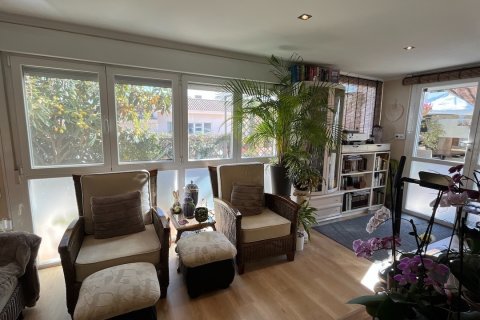 Dvīņu māja pārdošanā La Nucia, Alicante, Spānijā 3 istabas, 125 m2 Nr. 136765 - attēls 8