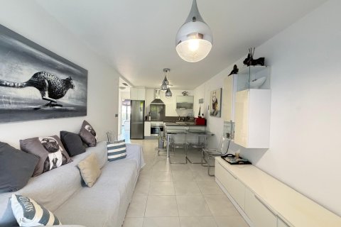 Продажа квартиры в Дехеса де Кампоамор, Аликанте, Испания 3 спальни, 93м2 №189970 - фото 9