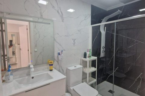 Apartment for sale Torrevieja, Alicante, Spain 2 bedrooms,  No. 138164 - photo 30