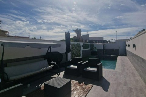 Apartment for sale Torrevieja, Alicante, Spain 2 bedrooms,  No. 138164 - photo 15