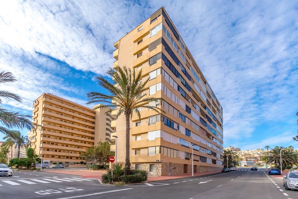 Apartamento en Torrevieja, Alicante, España 1 dormitorio, 34 m2 No. 183582