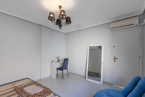 Wohnung zum Verkauf in Torrevieja, Alicante, Spanien 3 Schlafzimmer, 75 m2 Nr. 183577 - Foto 17