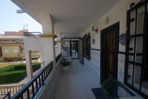Apartment for sale in Torrevieja, Alicante, Spain 2 bedrooms, 60 sq.m. No. 183580 - photo 11