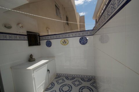 Apartment for sale in Torrevieja, Alicante, Spain 2 bedrooms, 60 sq.m. No. 183580 - photo 12