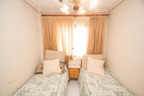 Apartment for sale in Torrevieja, Alicante, Spain 2 bedrooms, 60 sq.m. No. 183580 - photo 4