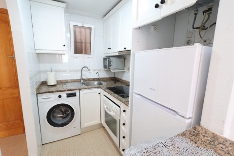 Apartamento en venta en Torrevieja, Alicante, España 2 dormitorios, No. 183581 - foto 7