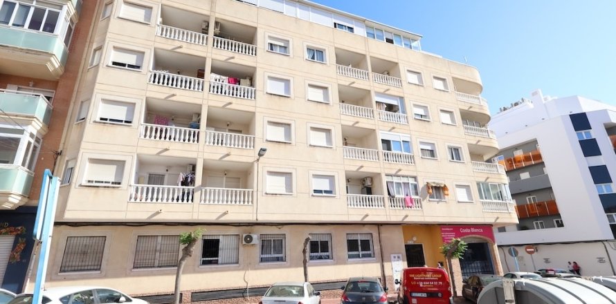Apartamento en Torrevieja, Alicante, España 2 dormitorios, No. 183581