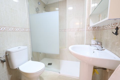 Apartamento en venta en Torrevieja, Alicante, España 2 dormitorios, No. 183581 - foto 13