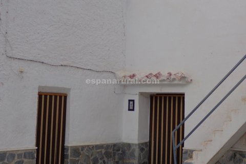Townhouse for sale in Caniles, Granada, Spain 4 bedrooms,  No. 184101 - photo 4