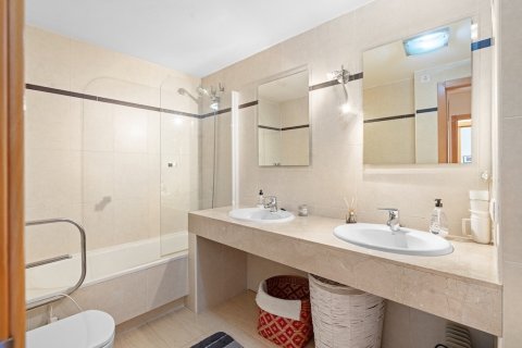 Apartment for sale in Gran Alacant, Alicante, Spain 3 bedrooms, 75 sq.m. No. 139921 - photo 16