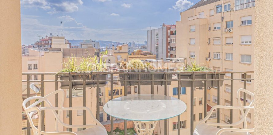 Appartamento a Barcelona, Spagna 5 camere da letto, 223 mq. N° 177908