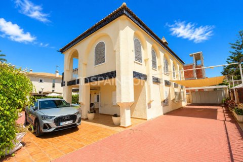 Продажа виллы в Ориуэла, Аликанте, Испания 5 спален, 329м2 №177909 - фото 3