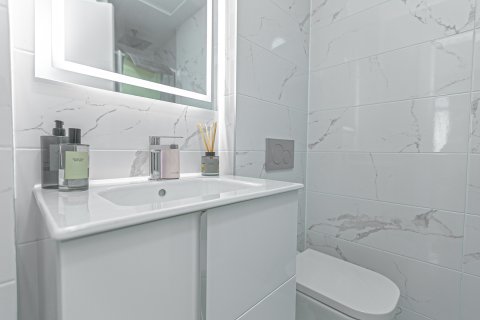 Huoneisto myytävänä Alicante, Espanja, 3 makuuhuonetta, 82 m2 No. 189324 - kuva 25