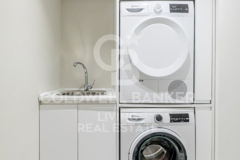 Apartment for sale in Madrid, Spain 3 bedrooms,  No. 156897 - photo 22