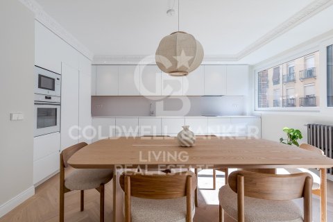 Apartment for sale in Madrid, Spain 3 bedrooms,  No. 156897 - photo 11