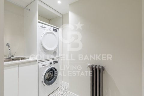 Apartment for sale in Madrid, Spain 3 bedrooms,  No. 156897 - photo 21