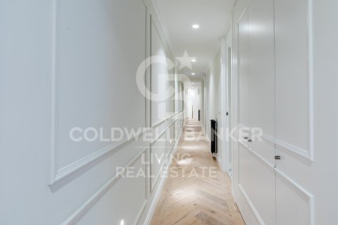 Apartment for sale in Madrid, Spain 3 bedrooms,  No. 156897 - photo 19