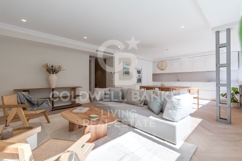 Apartment in Madrid, Spain 3 bedrooms, No. 156897
