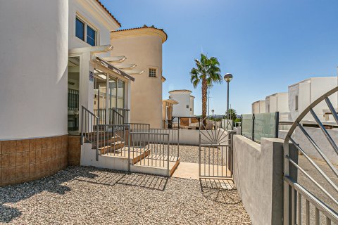 Villa à vendre à La Marina, Alicante, Espagne, 4 chambres, 143 m2 No. 188972 - photo 4