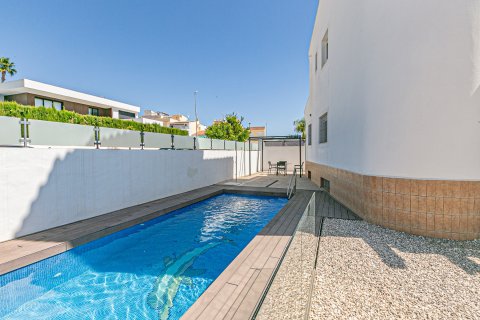Villa à vendre à La Marina, Alicante, Espagne, 4 chambres, 143 m2 No. 188972 - photo 5
