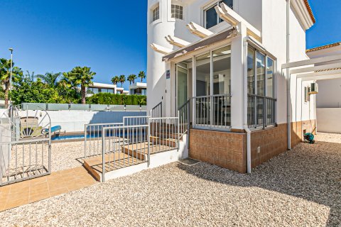 Villa à vendre à La Marina, Alicante, Espagne, 4 chambres, 143 m2 No. 188972 - photo 3