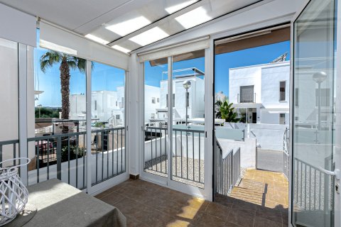 Villa à vendre à La Marina, Alicante, Espagne, 4 chambres, 143 m2 No. 188972 - photo 8