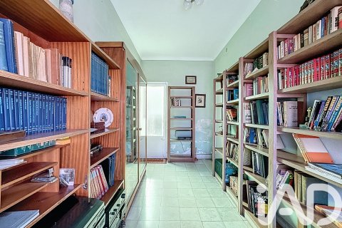 Townhouse for sale in El Masnou, Barcelona, Spain 7 bedrooms, 224 sq.m. No. 172920 - photo 29