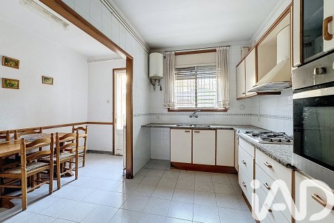 Townhouse for sale in El Masnou, Barcelona, Spain 7 bedrooms, 224 sq.m. No. 172920 - photo 24