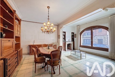 Townhouse for sale in El Masnou, Barcelona, Spain 7 bedrooms, 224 sq.m. No. 172920 - photo 5
