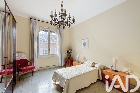 Townhouse for sale in El Masnou, Barcelona, Spain 7 bedrooms, 224 sq.m. No. 172920 - photo 14