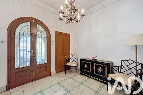 Townhouse for sale in El Masnou, Barcelona, Spain 7 bedrooms, 224 sq.m. No. 172920 - photo 10