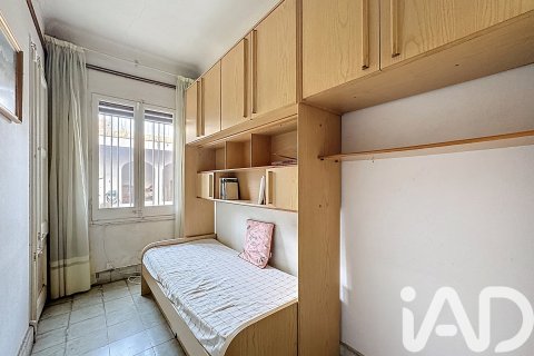 Townhouse for sale in El Masnou, Barcelona, Spain 7 bedrooms, 224 sq.m. No. 172920 - photo 28