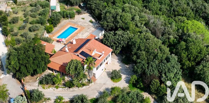 House in Terrassa, Barcelona, Spain 4 bedrooms, 1323 sq.m. No. 172917