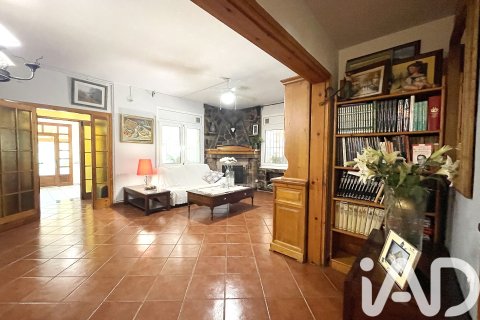 House for sale in Terrassa, Barcelona, Spain 4 bedrooms, 1323 sq.m. No. 172917 - photo 12