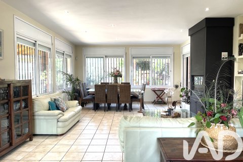 House for sale in Terrassa, Barcelona, Spain 4 bedrooms, 1323 sq.m. No. 172917 - photo 8