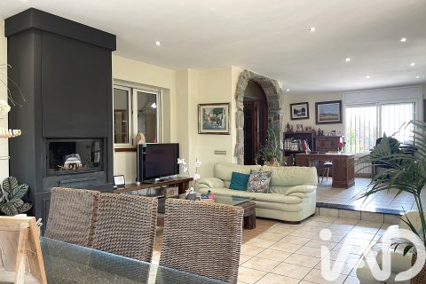 House for sale in Terrassa, Barcelona, Spain 4 bedrooms, 1323 sq.m. No. 172917 - photo 7